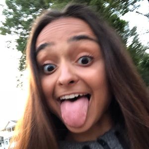 Meet your Posher, Gabriella